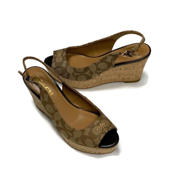 COACH Signature Wedge/Plataform - Picture 4 of 4